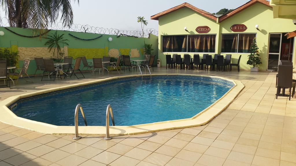Zambezi Inn Hotel Konakry Zewnętrze zdjęcie