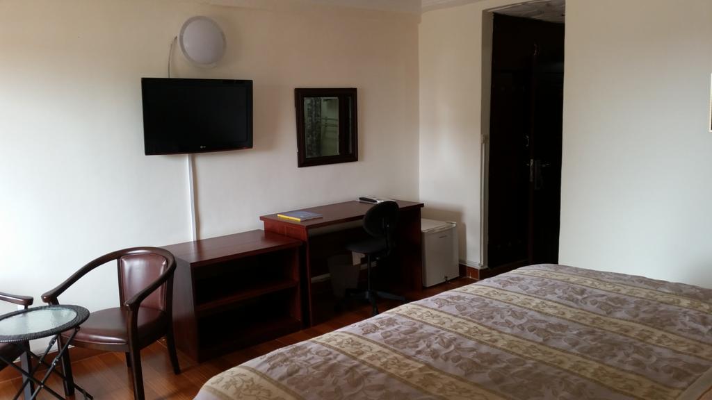 Zambezi Inn Hotel Konakry Pokój zdjęcie