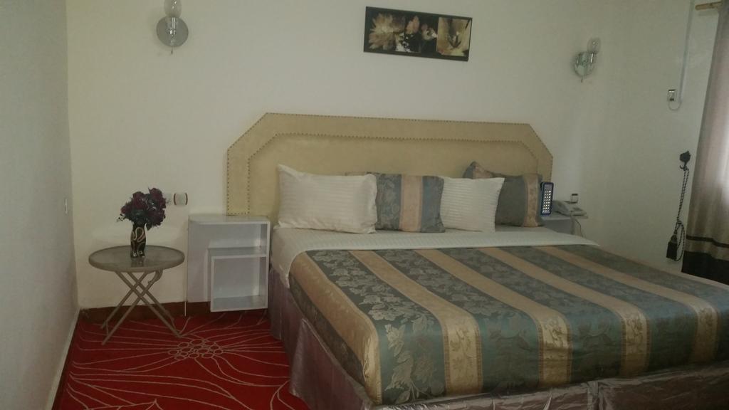 Zambezi Inn Hotel Konakry Zewnętrze zdjęcie