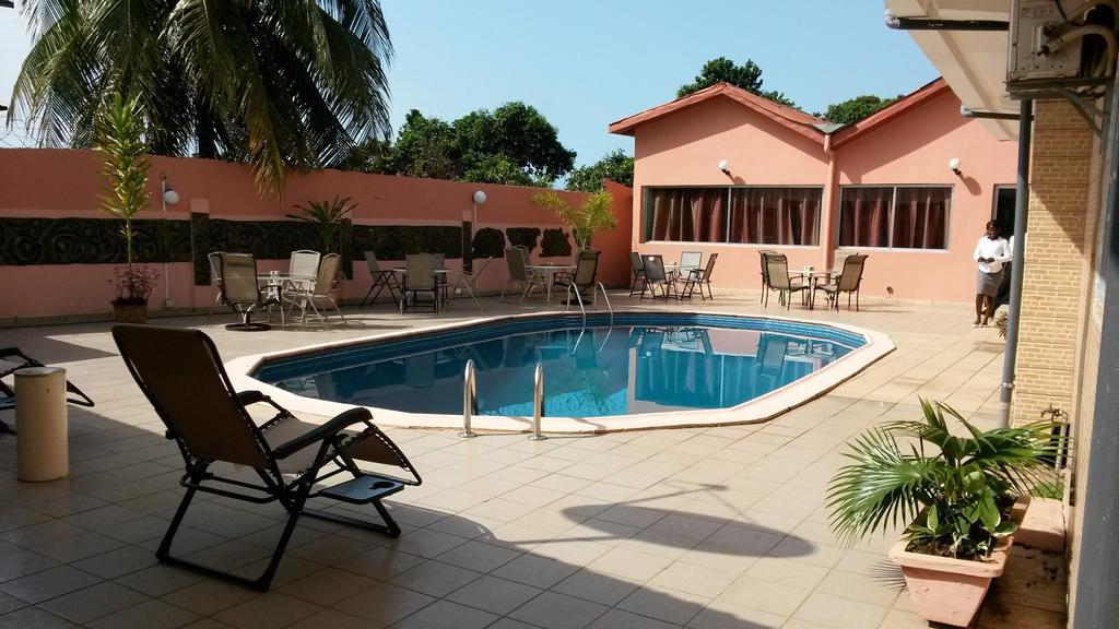 Zambezi Inn Hotel Konakry Zewnętrze zdjęcie