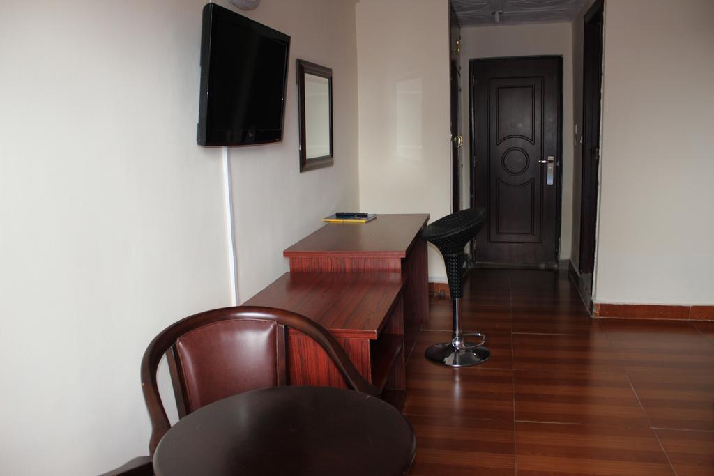 Zambezi Inn Hotel Konakry Zewnętrze zdjęcie